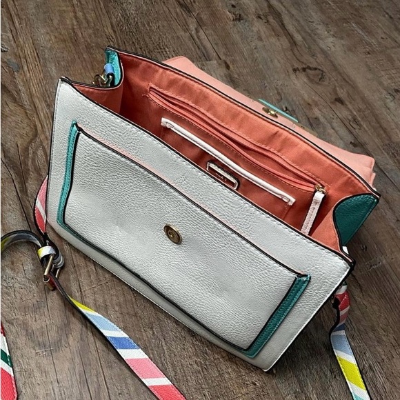 Like New Aldo Afoirien White and Multi Color Satchel Shoulder Handbag - Picture 5 of 11